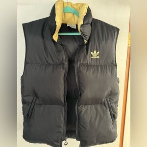 Size MEDIUM Adidas Puffer Jacket